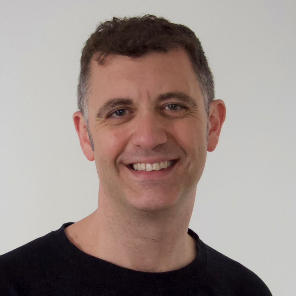 Portrait von Dr. Kasra Seirafi, Co-Founder von BodyWision